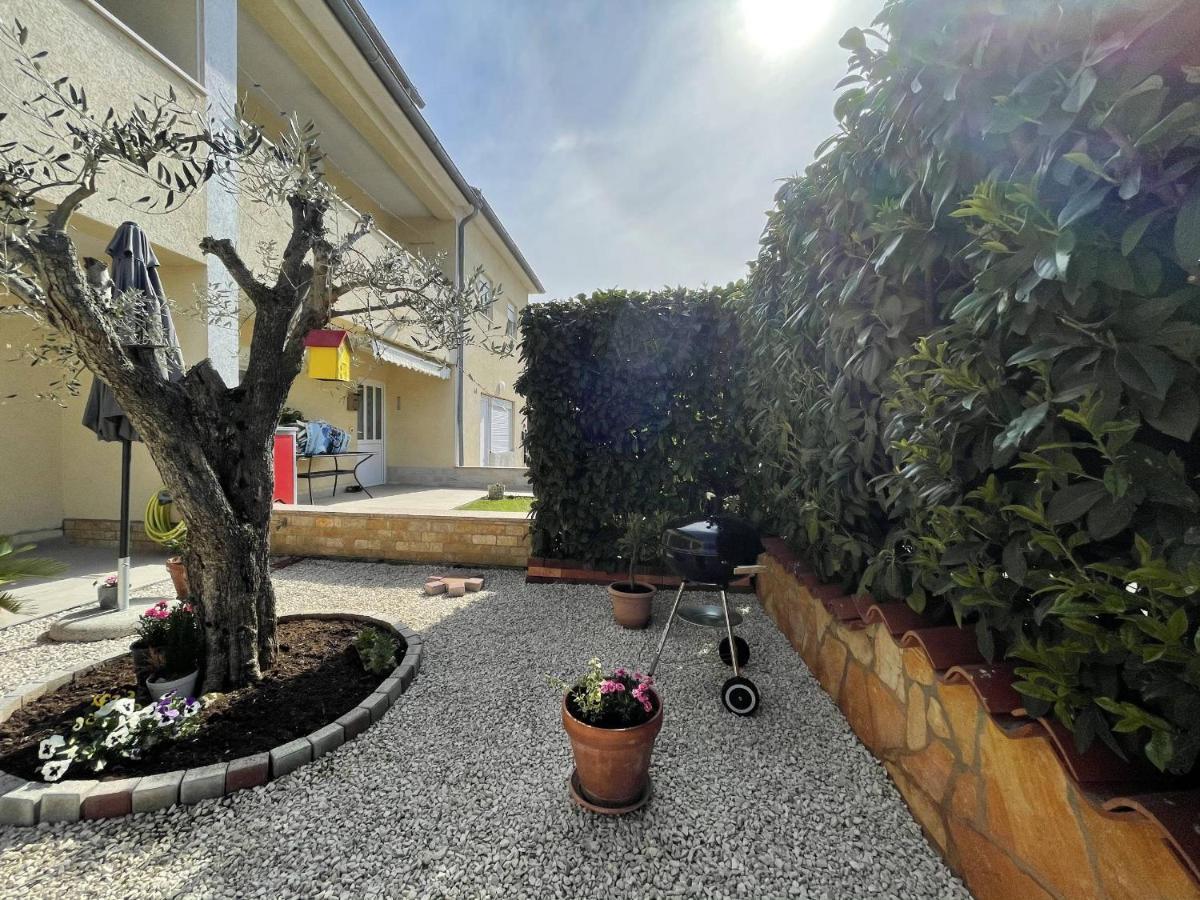 Apartment Malu Pula Exterior photo